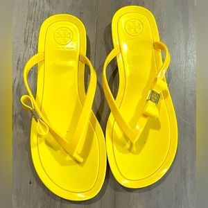 Tory Burch Michaela Bow Jelly Sandal. Yellow. Size 7
